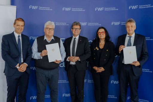 (v.l.n.r.) FWF-Präsident Christof Gattringer, Sepp
Hochreiter (Universität Linz), Wissenschaftsminister Martin
Polaschek, FWF-Vizepräsidentin Ursula Jakubek, Frank Madeo
(Universität Graz) bei der Bekanntgabe der neuen Exzellenzcluster.
