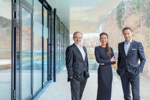  Der Vorstand der Greiner AG (v. l. n. r.):
Finanzvorstand (CFO) Hannes Moser, Vorstandsvorsitzende (CEO) Saori
Dubourg und Chief Operating Officer (COO) Manfred Stanek.