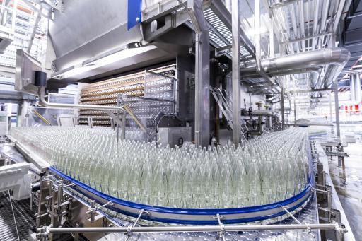  In Österreich konnte Coca-Cola durch Investitionen
in moderne Anlagen seinen Wasserfußabdruck in der letzten Dekade um
rund 45 Prozent reduzieren.