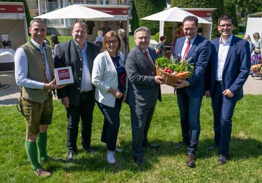 Herr Bundesminister besuchte gemeinsam mit Bürgermeister der
Stadt Wien Michael Ludwig das Genussfestival im Stadtpark.