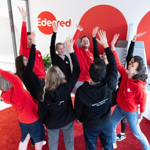 Das Edenred-Team freut sich über die Auszeichnung
und seinen Wohlfühl-Arbeitsplatz.