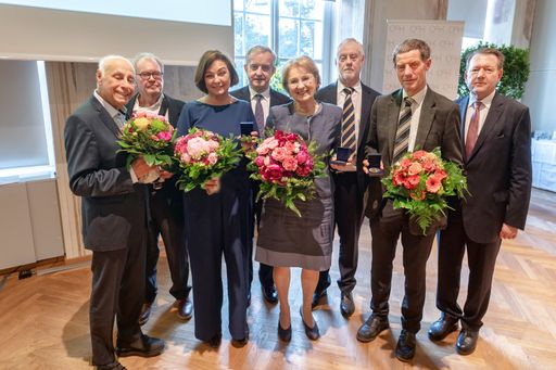 Verleihung der Ingrid-Leodolter-Medaille im Rahmen
der Enquete "50 Jahre Mutter-Kind-Pass" am 13.5.2024 im Wiener
Josephinum.