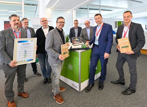  Übergabe der Green-IT-Wirkungsurkunde mit Infineon
und AfB