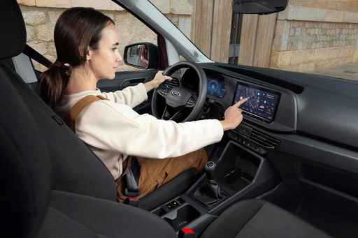 Der aufgewertete Innenraum des neuen Ford Transit Connect
überzeugt u.a. mit dem 10 Zoll Touchscreen und einer
konfigurierbaren 10,25 Zoll Digital-Instrumententafel. / Weiterer
Text über ots und https://www.ots.at/pressemappe/DE143363 / Die
Verwendung dieses Bildes für redaktionelle Zwecke ist unter
Beachtung aller mitgeteilten Nutzungsbedingungen zulässig und dann
auch honorarfrei. Veröffentlichung ausschließlich mit
Bildrechte-Hinweis.