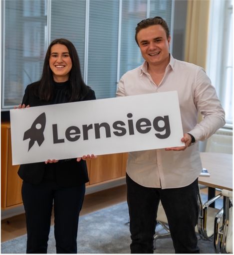 Vorschau Bild von Katharina Lang und Benjamin Hadrigan