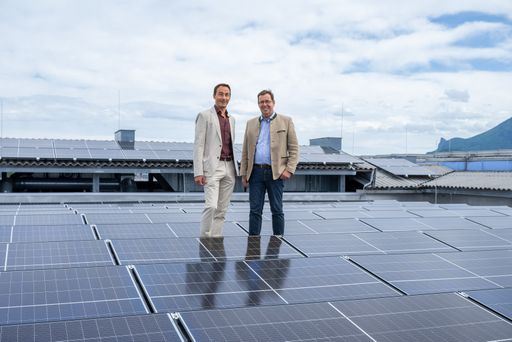 V.l.n.r.: Franz Ach, Betriebsleiter Cineplexx Salzburg Airport,
Marketing Manager Österreich West und Andreas Hasenöhrl,
Bürgermeister von Wals Siezenheim