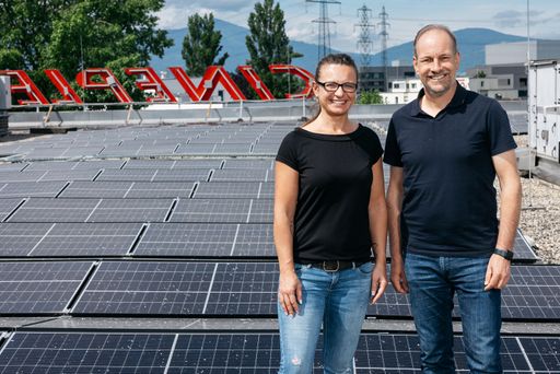 Vorschau Bild von V.l.n.r.: Danijela Aleksic, Betriebsleiterin des Cineplexx
Hohenems und Dieter Egger, Bürgermeister Hohenems