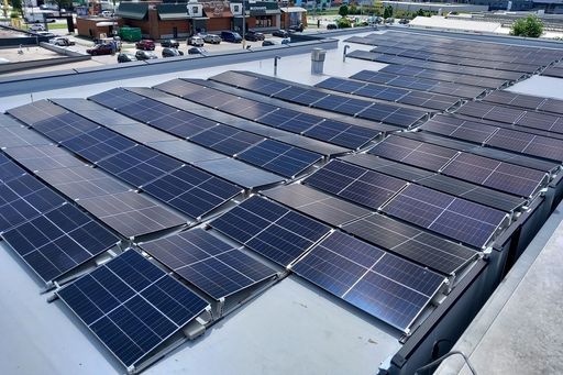 Vorschau Bild von Auch das Cineplexx Villach ist seit kurzem stolzer Besitzer einer
PV-Anlage.