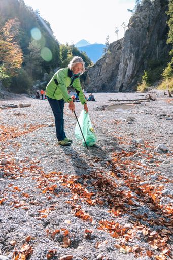 Vorschau Bild von Müllbeseitigung im Klettergarten