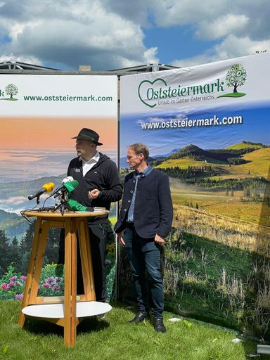Vorschau Bild von Verantwortliche des Tourismusverbandes
Oststeiermark - Geschäftsführer Stefan Schindler (l.) und
Vorsitzender Oliver Felber.