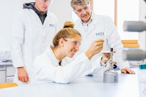 Die praxisnahen und innovativen Studienrichtungen
des MCI bereiten die Studierenden ideal auf eine unternehmerische
Karriere vor. ©MCI / Anna Geisler
