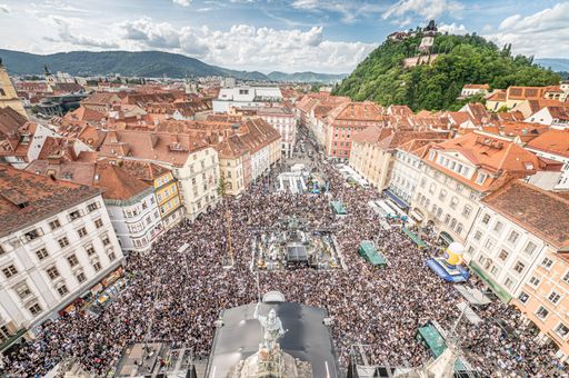  Meisterfeier des SK Sturm Graz am Grazer
Hauptplatz.