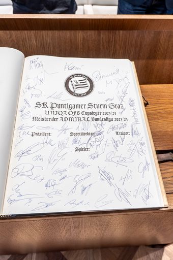 Vorschau Bild von Meisterfeier des SK Sturm Graz im Grazer Rathaus.