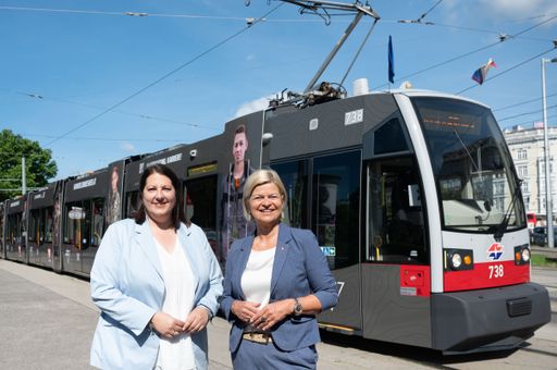 Vorschau Bild von FBM Tanner und Vize Bgm Gaál Karlsplatz am 23 05 2024