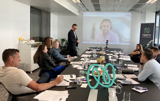Vorschau Bild von In der Jurysitzung nutzten die Finalisten die
Gelegenheit, vor einer Expertenjury ihr Innovationsvorhaben zu
pitchen