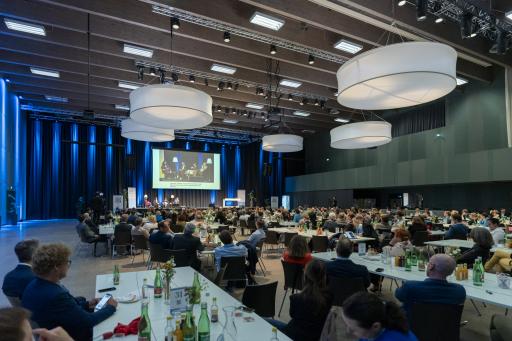 Vorschau Bild von 400 Gäste nahmen am ausverkauften Gesundheitskongress in
Schladming teil.