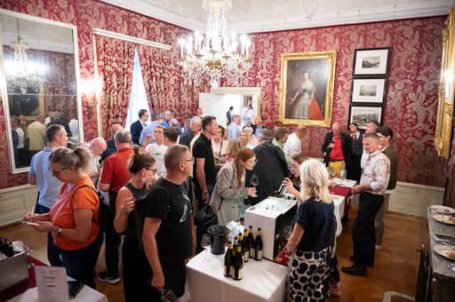 Vorschau Bild von Verkostung in den historischen Räumen des Schlosses
Esterházy