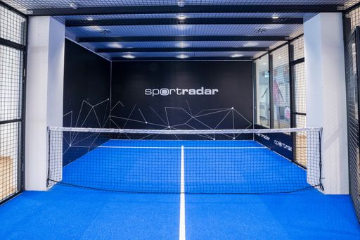 Neuer Sportradar Standort am Austria Campus mit
über 4.500 qm und eigenem Indoor-Padel-Court soll Möglichkeiten für
Wachstum und Kreativität schaffen.