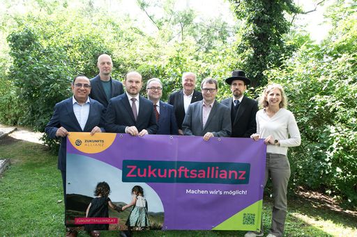 https://www.apa-fotoservice.at/galerie/37395 BILD zu OTS -
"Glauben an gute Zukunft für alle”: Religionsgemeinschaften vereint
in der Zukunftsallianz – Verantwortung gegenüber der Umwelt und der
Gesellschaft verlangt breiten Dialog über alle Religionen hinweg.