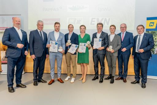 Vorschau Bild von Auf dem Foto sind alle ersten Plätze aller
Kategorien zu sehen.