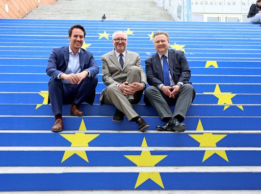  Präsentation der "EU-Treppen" zur Hauptbücherei am
Urban-Loritz-Platz