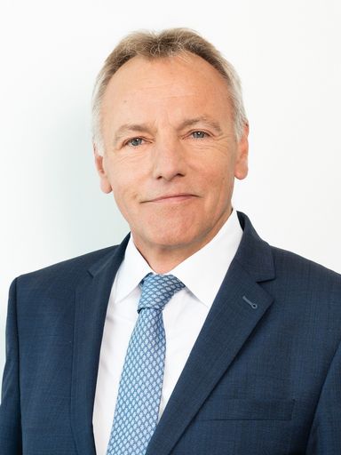Vorschau Bild von Anton Kellner, CEO der SeneCura Gruppe