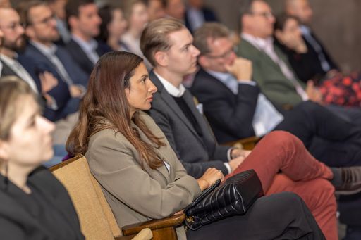 Vorschau Bild von 120 Branchenexpert:innen fanden sich im REAKTOR ein
um über das Thema Städte der Zukunft zu diskutieren