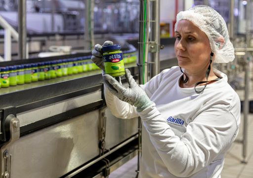 Vorschau Bild von Barilla - Pesto-Produktion / Weiterer Text über ots und
www.presseportal.de/nr/9306 / Die Verwendung dieses Bildes für
redaktionelle Zwecke ist unter Beachtung aller mitgeteilten
Nutzungsbedingungen zulässig und dann auch honorarfrei.
Veröffentlichung ausschließlich mit Bildrechte-Hinweis.