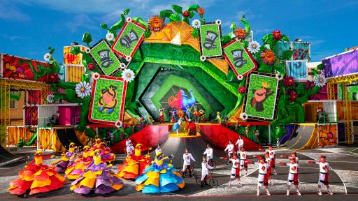 Ein neues Show-Spektakel für Disneyland Paris: im Rahmen der
Erweiterung seines Unterhaltungsangebots hat das Resort an diesem
Wochenende Alice & the Queen of Hearts: Back to Wonderland eröffnet.
Die wilde neue Musical-Show ist eine moderne Interpretation der
zeitlosen Geschichte des Walt Disney Animation Studios Films Alice
im Wunderland und wird im "Theater of the Stars" des Walt Disney
Studios Park von EDF präsentiert. Ab dem 25. Mai bis zum 29.
September 2024 nimmt die Extravaganza Gäste jeden Alters mehrmals
täglich mit in den Kaninchenbau, um eine moderne Version des
Wunderlandes zu erleben! / Weiterer Text über ots und
www.presseportal.de/nr/31223 / Die Verwendung dieses Bildes für
redaktionelle Zwecke ist unter Beachtung aller mitgeteilten
Nutzungsbedingungen zulässig und dann auch honorarfrei.
Veröffentlichung ausschließlich mit Bildrechte-Hinweis.