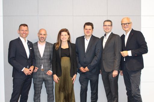  v.l.n.r.: Mag. Martin Resel (A1), Denis Dusika (A1), Selene
Horner (A1), Hans-Jörg Neudecker (A1), Mag. Alexander Mitter
(KSV1870 Nimbusec GmbH), Mag. Ricardo-José Vybiral (KSV1870 Holding
AG)
