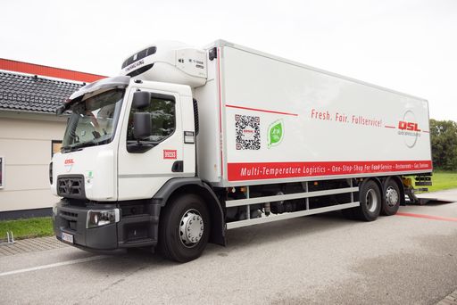 Vorschau Bild von Die Multitemperatur-LKW von QSL halten gleichzeitig
verschiedene Temperaturbereiche.