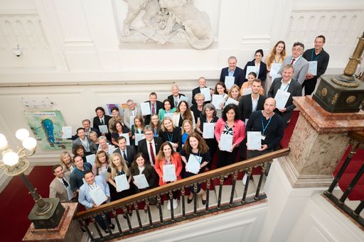 https://www.apa-fotoservice.at/galerie/37034 Das BMBWF und der
OeAD zeichneten 46 Schulen mit dem Young-Science-Gütesiegel für
Forschungspartnerschulen in Wien aus.