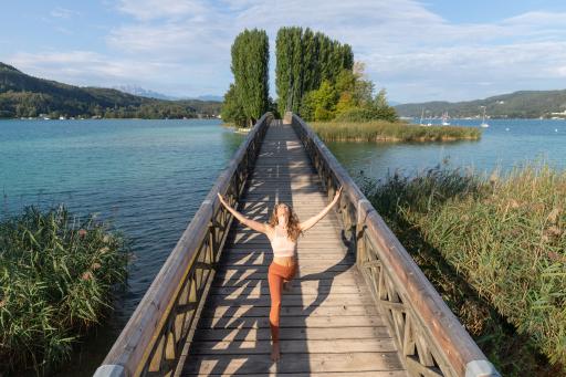 Das Namaste am See Yoga-Festival hat heuer knapp
400 Yogis und Yoginis an den Wörthersee gelockt
