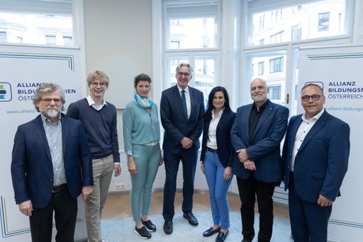 https://www.apa-fotoservice.at/galerie/37502/ Allianz
Bildungsmedien Österreich lädt zum ABÖ-Café: Visionen und
Lösungsansätze für die Schule von morgen