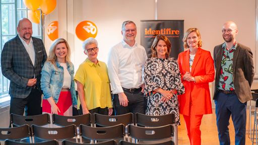  v.l.n.r.: Axel Ebert, Melanie Adam-Fischer, Irmgard
Zirkler, Ralf Tometschek, Monika Kriwan, Karin Krobath und Hans
Rusinek