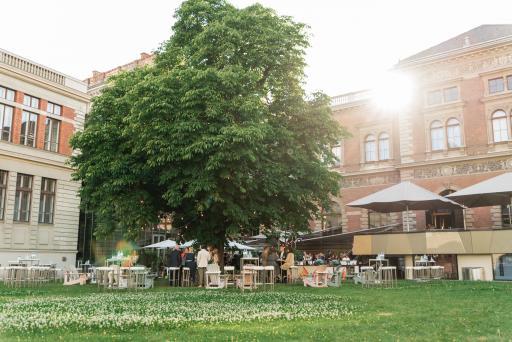 Vorschau Bild von 50 Jahre BLS Rechtsanwälte, Sommerfest zum
Kanzleijubiläum im MAK