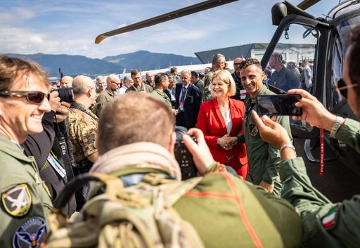 Verteidigungsministerin Tanner freut sich auf die AIRPOWER24 "mit
zahlreichen Premieren und Highlights" (hier ein Archivbild von der
AIRPOWER22).