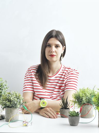 Die in London lebende Multimedia-Künstlerin
Kristina Pulejkova ist „ARTcib Artist in Residence“. Thema: Über die
Transformationsfähigkeit von Hefe im (Welt-)Raum.