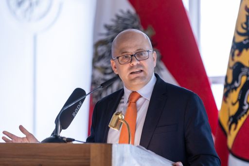 Festredner der 49. DHK Matinee in Salzburg:
Politologe und Demokratieforscher Prof. Daniel Ziblatt, Ph. D.
(Direktor Wissenschaftszentrum Berlin für Sozialforschung und
Eaton-Professor an der Harvard University)