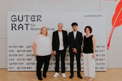 Vorschau Bild von "Guter Rat für Rückverteilung": Vier (von 50)
Mitgliedern: Elisabeth Klein, Dietmar Feurstein, Kyrillos Gadalla
und Angelika Taferner (v.l.n.r.)