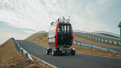 Vorschau Bild von ConnX: Die Kombination aus Seilbahn und
selbstfahrenden Elektrofahrzeugen ermöglicht eine komfortable
Fortbewegung, ohne die Kabine wechseln zu müssen.