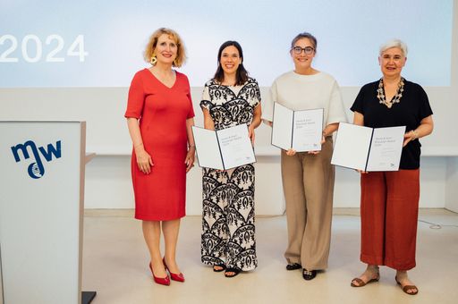 Rektorin Ulrike Sych, Elena Minetti, Barbara
Wolfram, Irena Müller- Brozović (v.l.n.r)