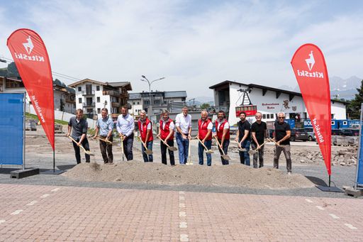 Vorschau Bild von Spatenstich für das Personal- und Bürohaus
Hahnenkamm