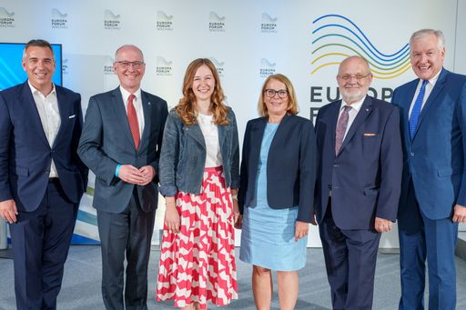  Michael Zettel, Friedrich Faulhammer, Claudia
Plakolm, Ulrike Prommer, Rudolf Mallinger, Martin Eichtinger