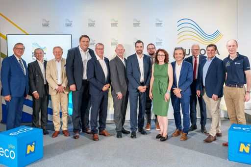 Vorschau Bild von Günther Ofner, Markus Schaffhauser, Siegfried
Knecht, Michael Glatz, Helmut Loibl, Claus Zeppelzauer, Kari
Ochsner, Markus Woltran, Susanne Katzler-Fuchs, Carlos Fernández de
Retana, Karl Dandler, András Gálffy