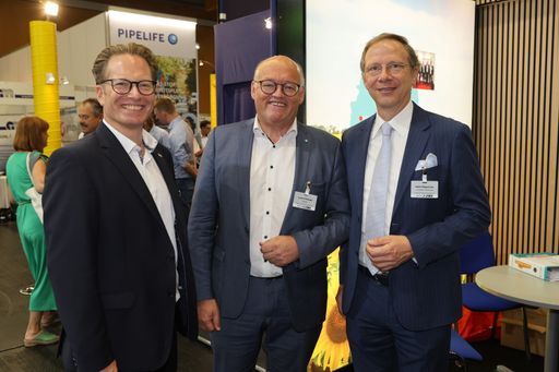 ÖVGW-Präsident Ing. Wolfgang Nöstlinger, MSc MBA,
Nationalratsabgeordneter Kommerzialrat Laurenz Pöttinger und
ÖVGW-Vizepräsident Ing. Mag. Stefan Wagenhofer