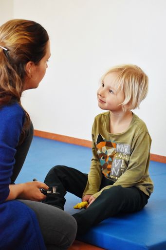  Symbolbild 1: Therapiesituation in der VKKJ