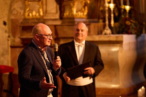 Vorschau Bild von Univ.-Prof. Dr. Thomas Müller, Direktor der
Innsbrucker Universitäts-Klinik für Pädiatrie hält bewegende
Ansprache über die Kinderkrebshilfe Tirol und Vorarlberg