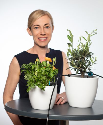 Vorschau Bild von Eva Weigl, Marketingverantwortliche GARDENA
Österreich mit der wassersparenden Tropfbewässerung
Micro-Drip-System.
