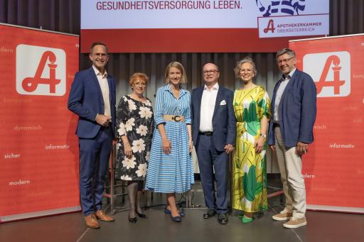  https://www.apa-fotoservice.at/galerie/37466 v.ln.r.: Michael
Pecherstorfer, Angelika Widhalm, Christine Haberlander, Thomas W.
Veitschegger, Monika Aichberger, Erwin Rebhandl